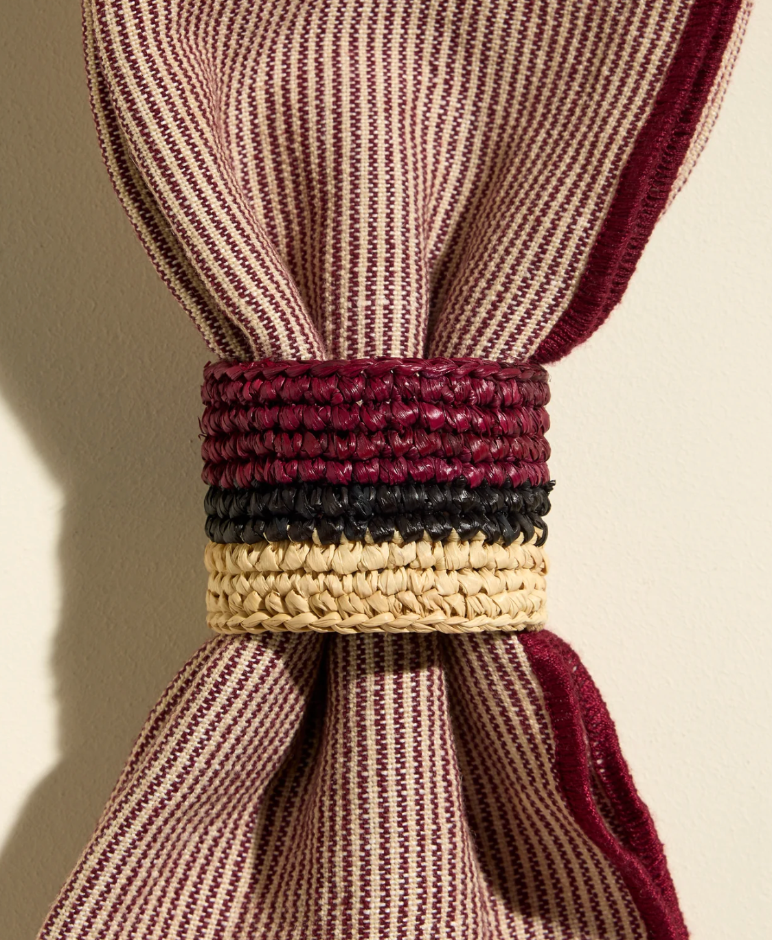 Napkin rings made of raffia