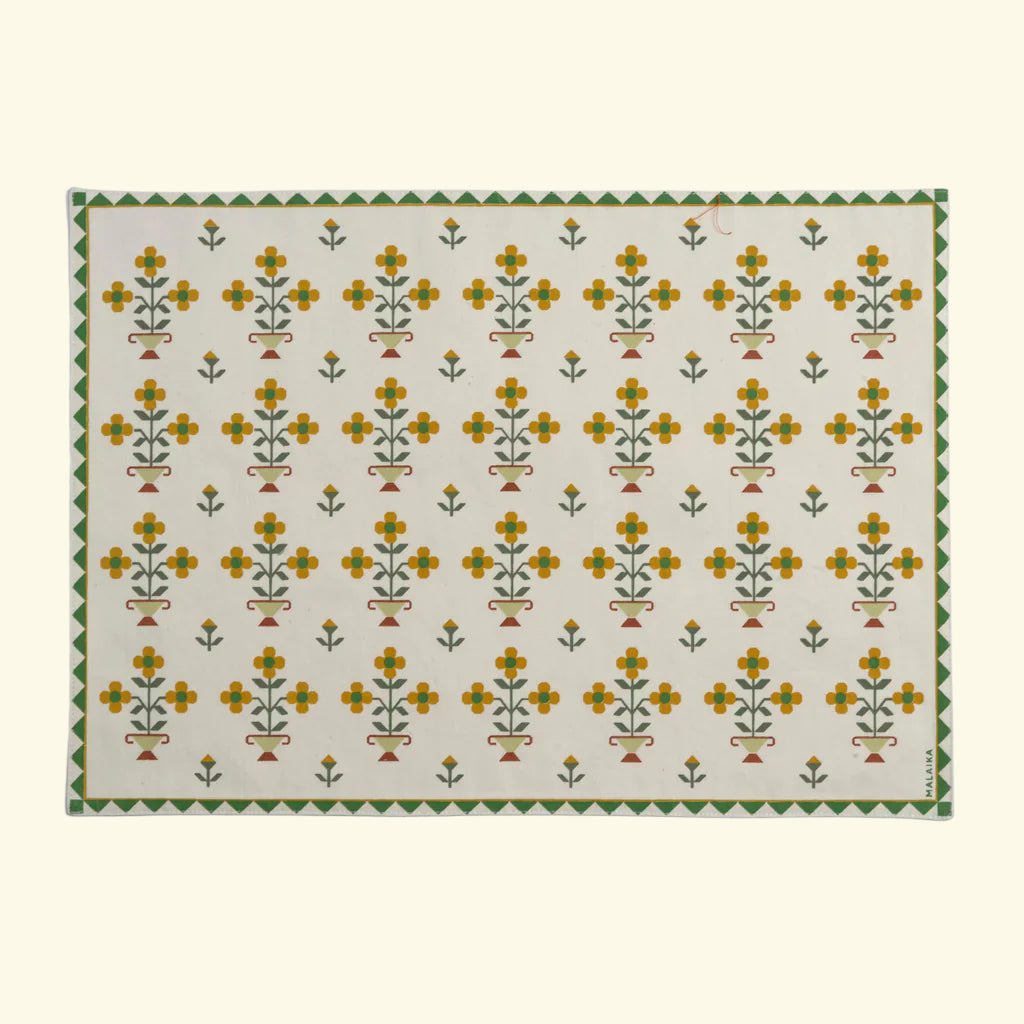 Placemat with floral motif