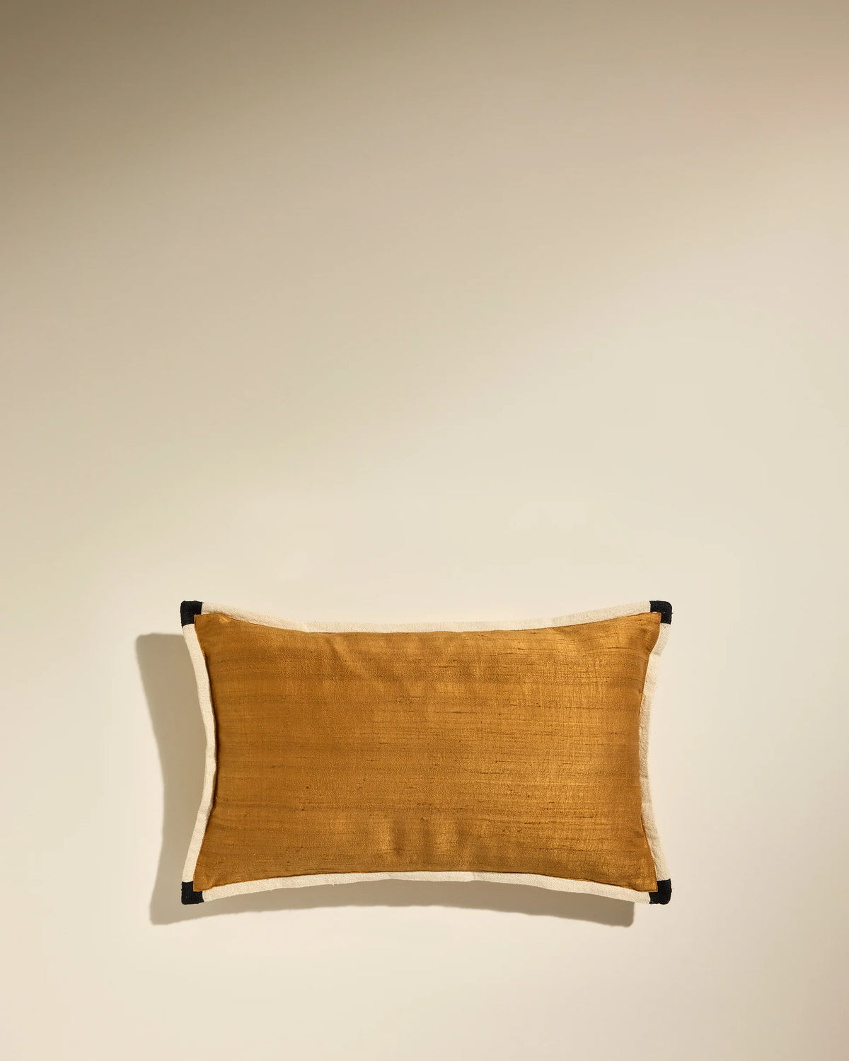 Kissen "Sequence" von Sarah Lavoine
